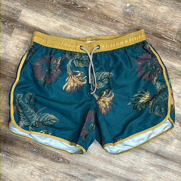 NWT Maamgic ChinoWave Floral Print Mens Swim Trunks Size Medium Green Gold Beach - Picture 15 of 16